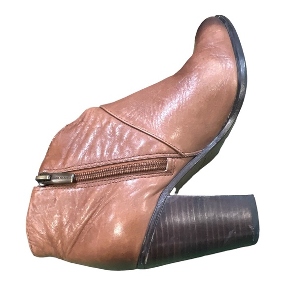 Vince Camuto Women’s Franell Cognac Leather Ankle Boots Size 6.5. - Picture 4 of 6